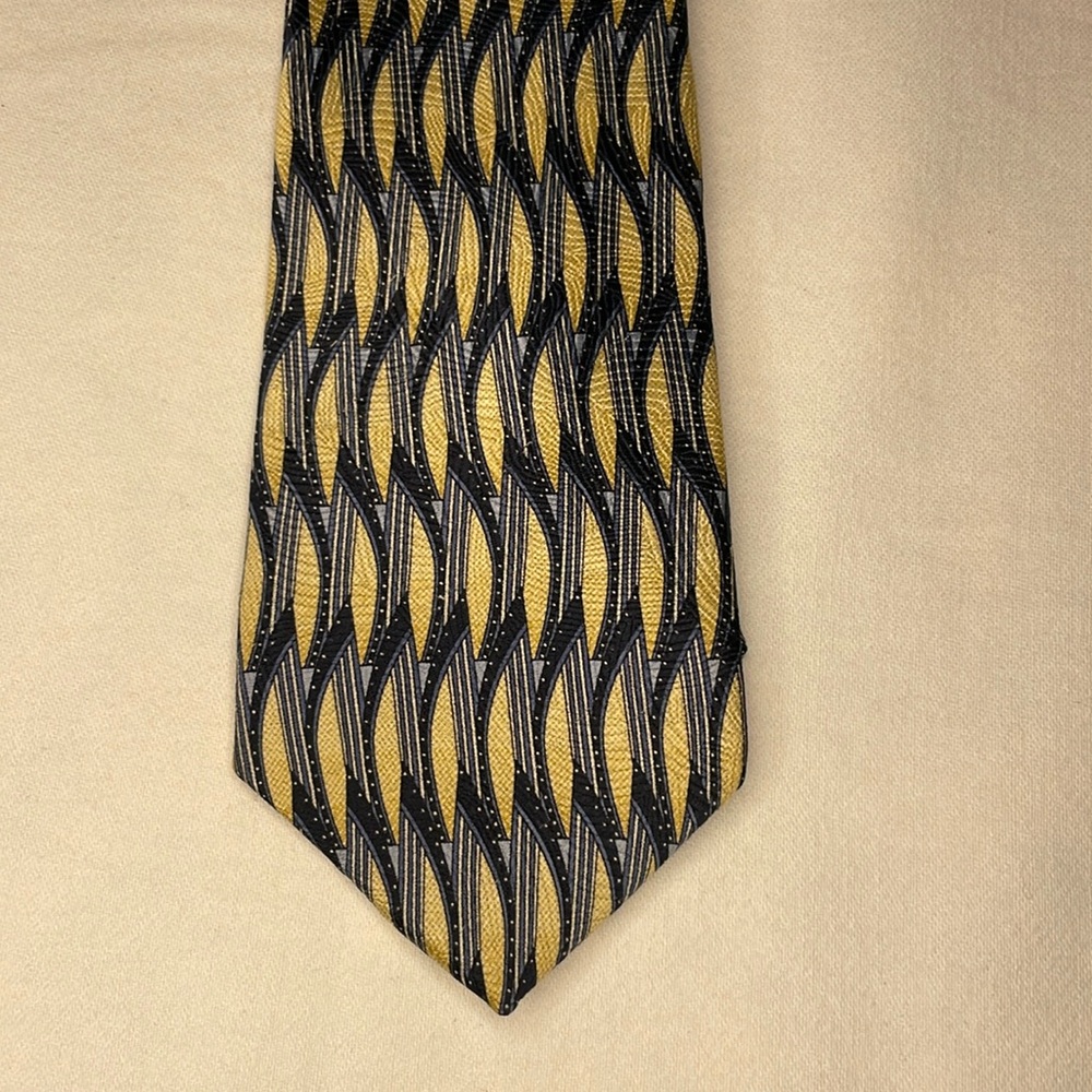 Vintage Bardelli tie made in Italy of 100% silk. Total length 54”. (Tie #7)
